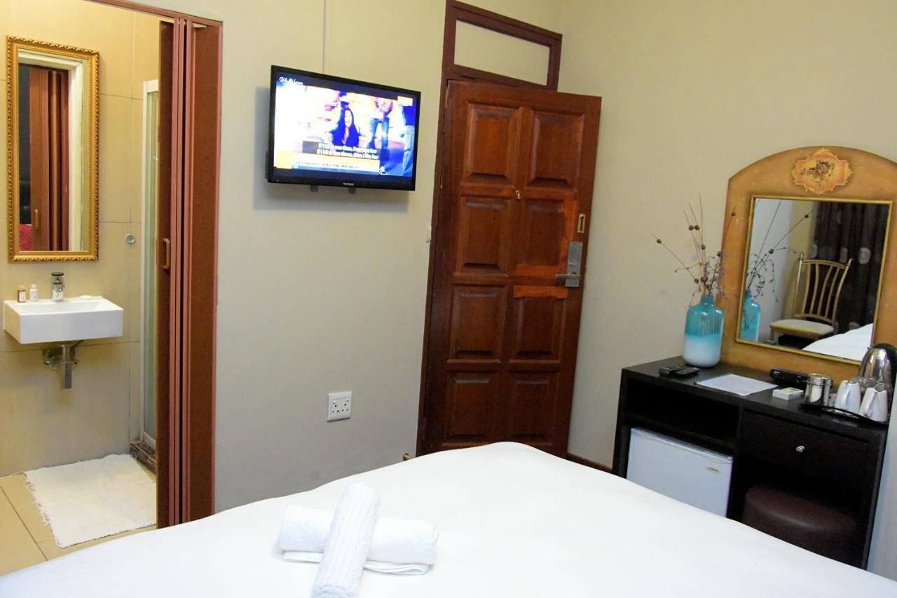 Houghton Guest House Johannesburg Bagian luar foto
