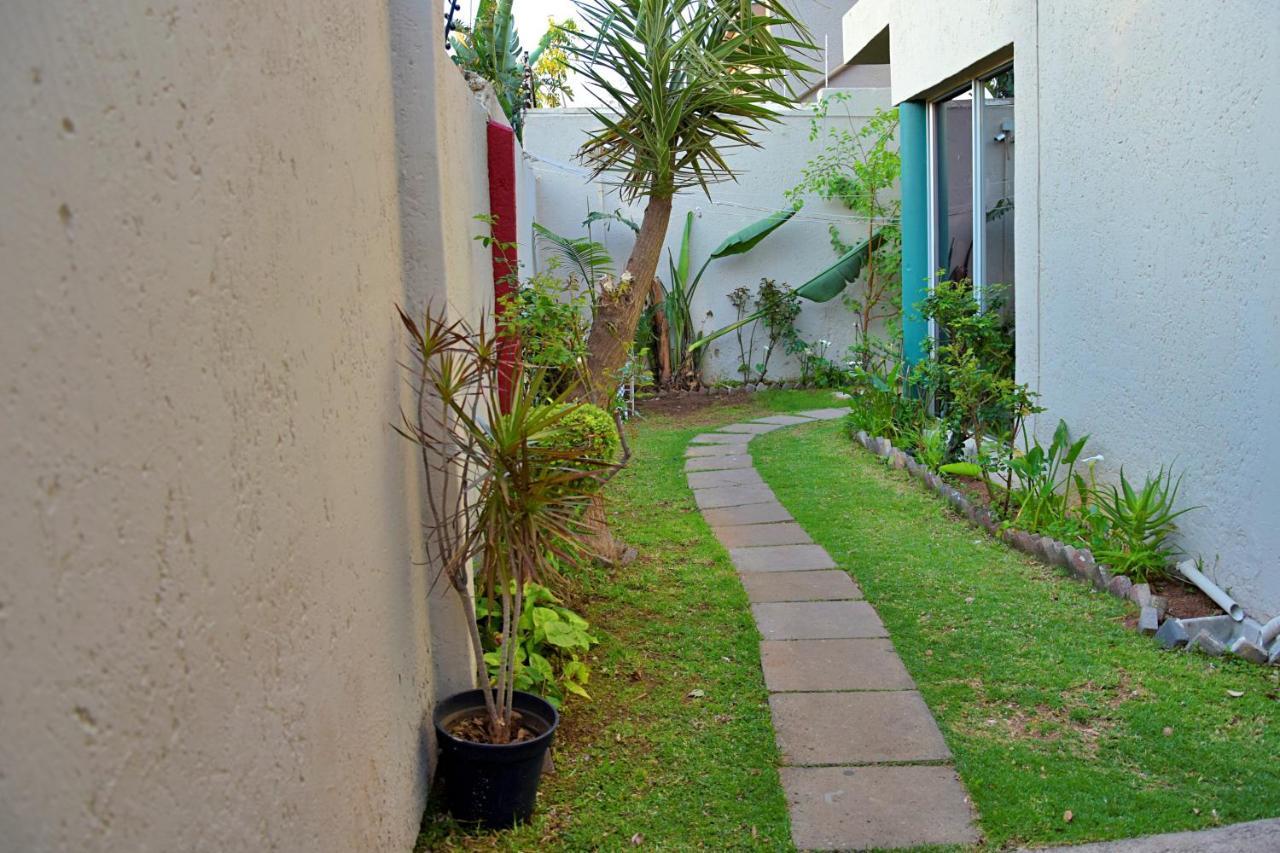 Houghton Guest House Johannesburg Bagian luar foto