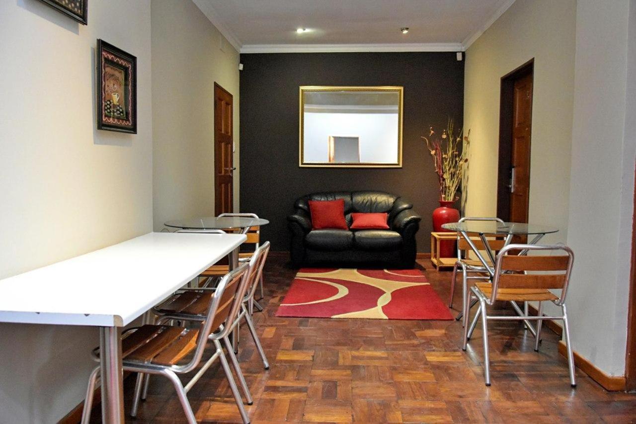 Houghton Guest House Johannesburg Bagian luar foto