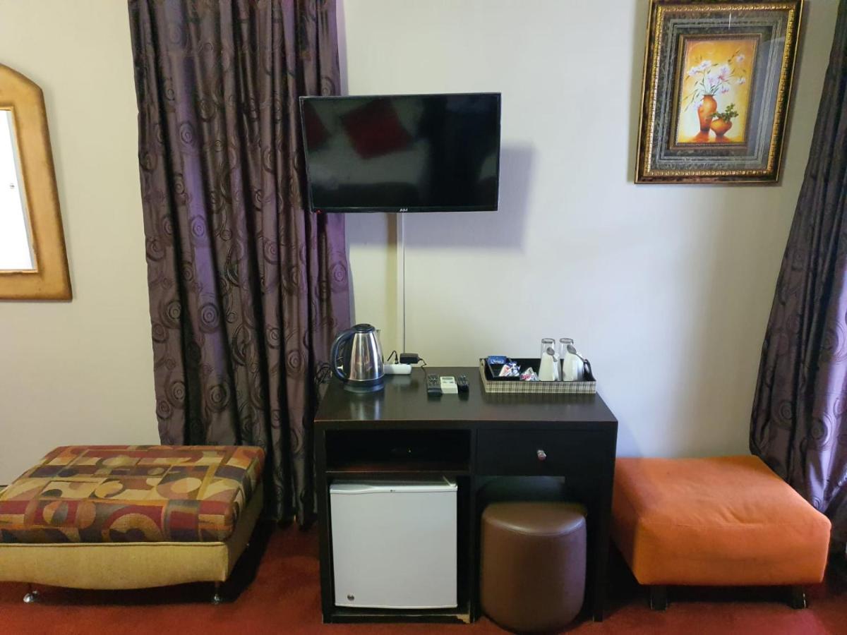 Houghton Guest House Johannesburg Bagian luar foto