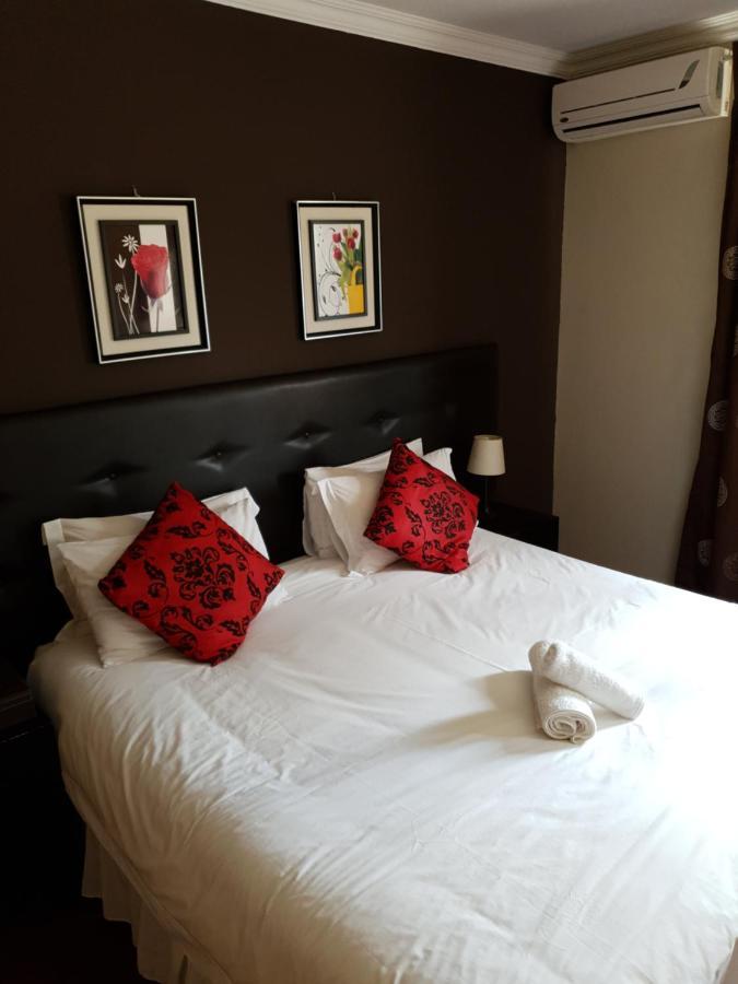 Houghton Guest House Johannesburg Bagian luar foto