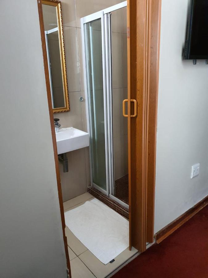 Houghton Guest House Johannesburg Bagian luar foto