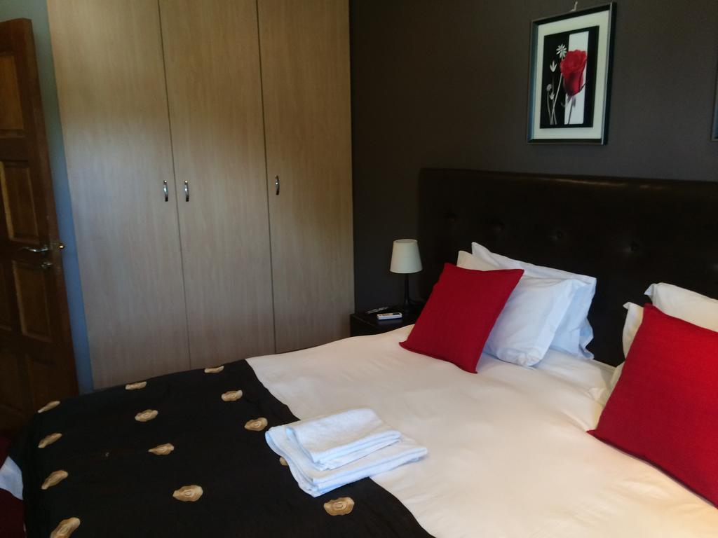 Houghton Guest House Johannesburg Bagian luar foto