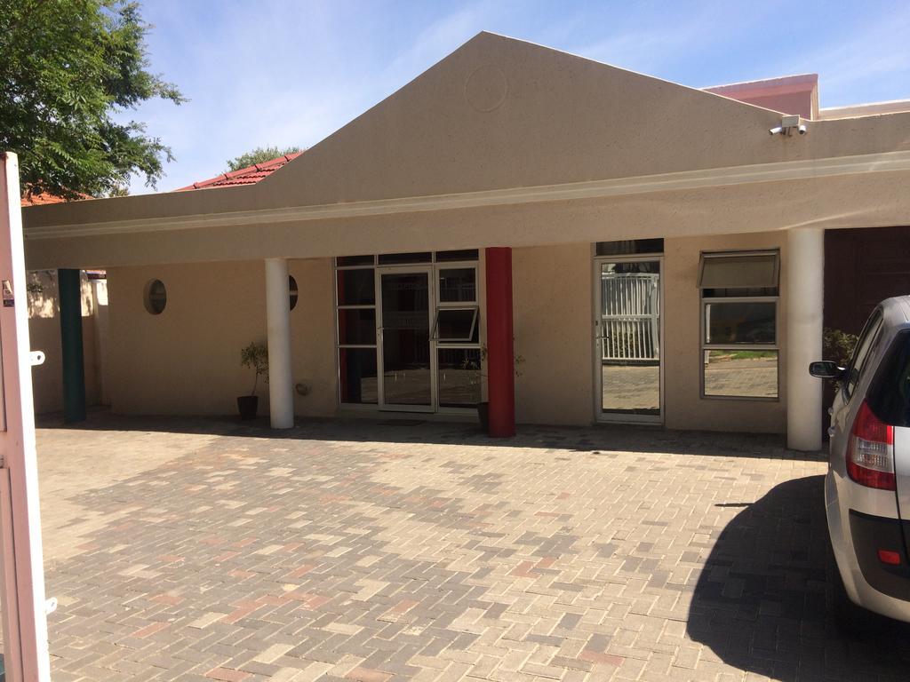 Houghton Guest House Johannesburg Bagian luar foto