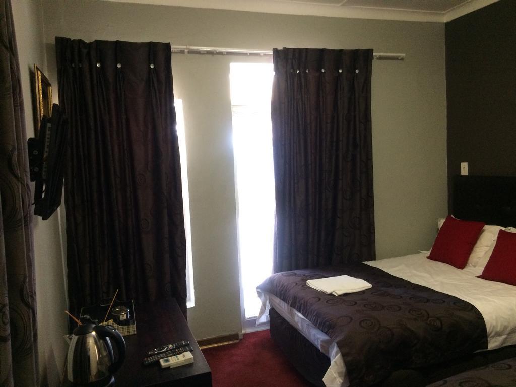 Houghton Guest House Johannesburg Bagian luar foto