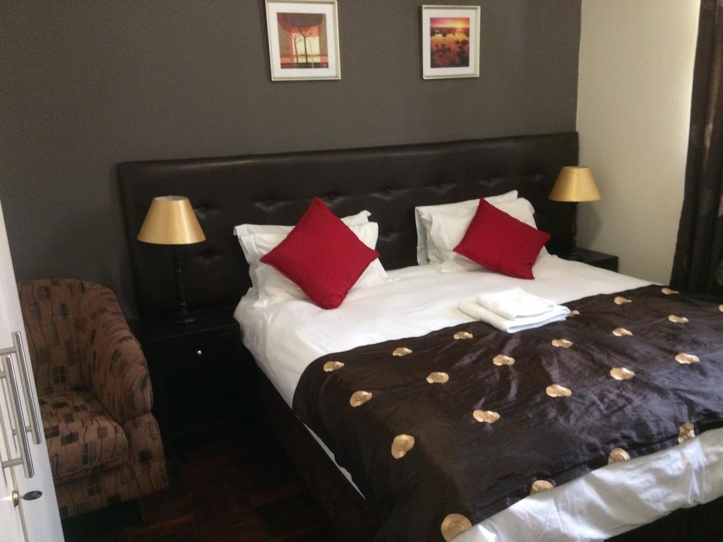 Houghton Guest House Johannesburg Bagian luar foto