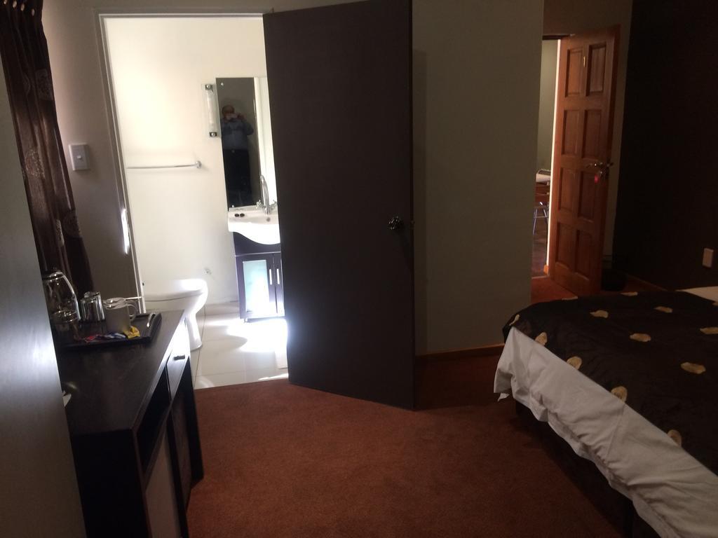 Houghton Guest House Johannesburg Bagian luar foto