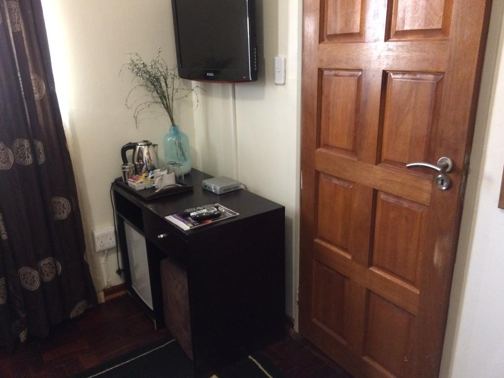 Houghton Guest House Johannesburg Bagian luar foto