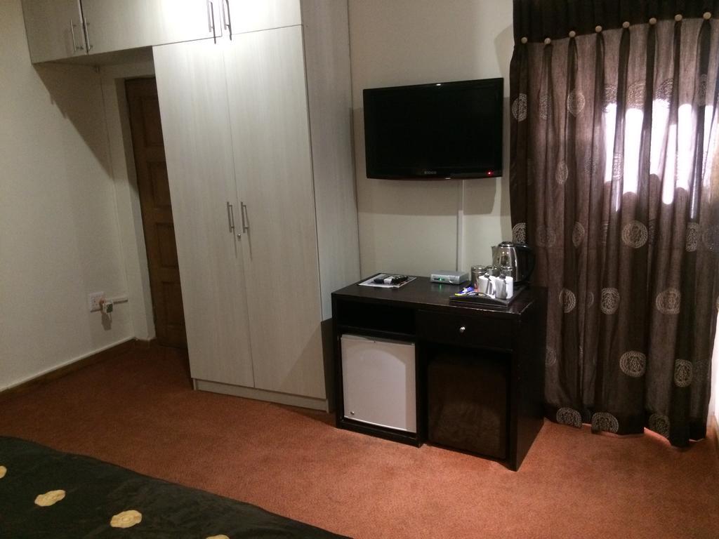 Houghton Guest House Johannesburg Bagian luar foto